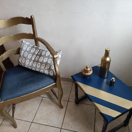 Bleu Bonheur Bed & Breakfast Dennevy Bilik gambar