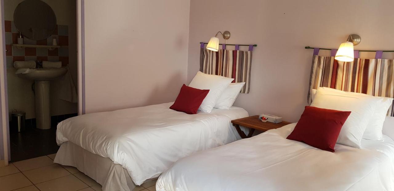 Bleu Bonheur Bed & Breakfast Dennevy Luaran gambar